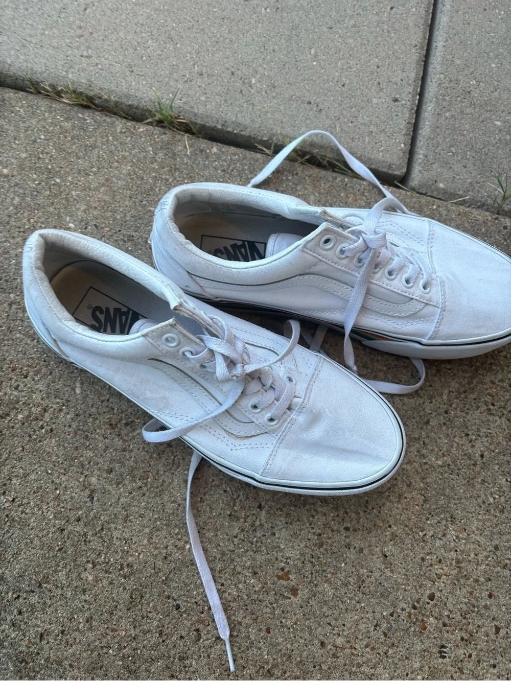 Vans White Low-Top Canvas Sneakers with Rainbow Stripe women’s size 10